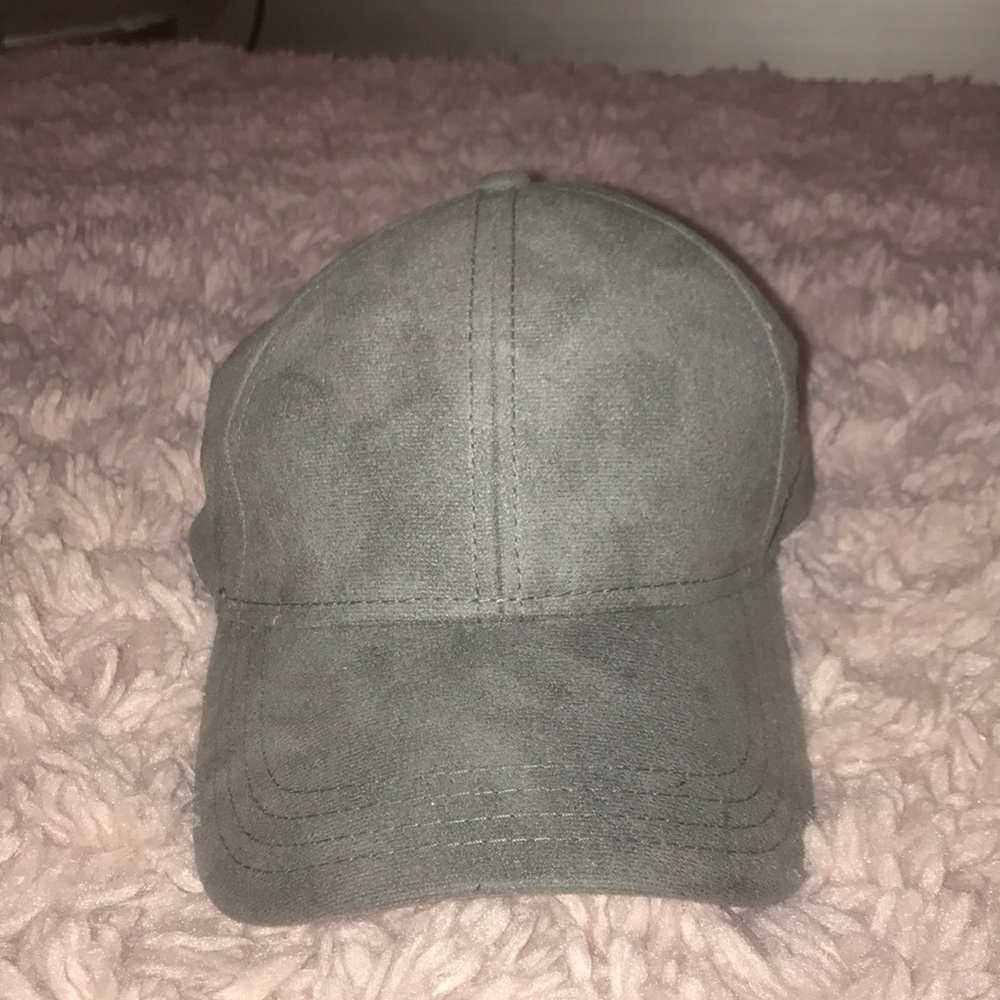 C.C plain grey cap!